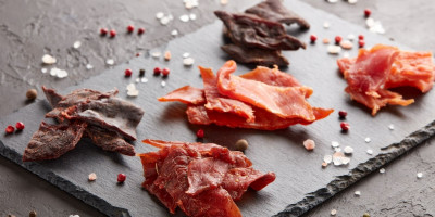Jak powstaje suszone mięso? 4 etapy, które sprawiają, że jerky jest tak wyjątkowe